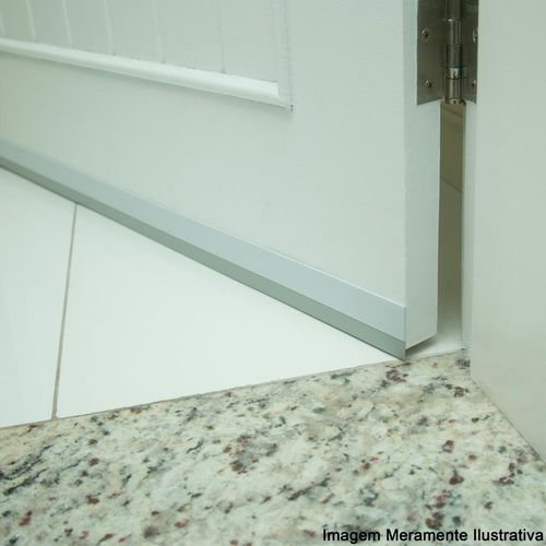Veda Porta em PVC Tecnoperfil Tec288 Flexivel Fix Fita Preto 900 80cm